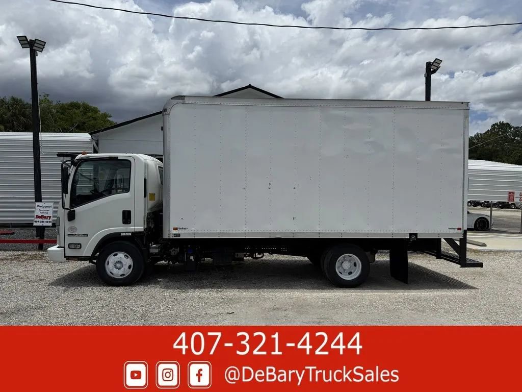 Used 2023 Isuzu NPR image 4