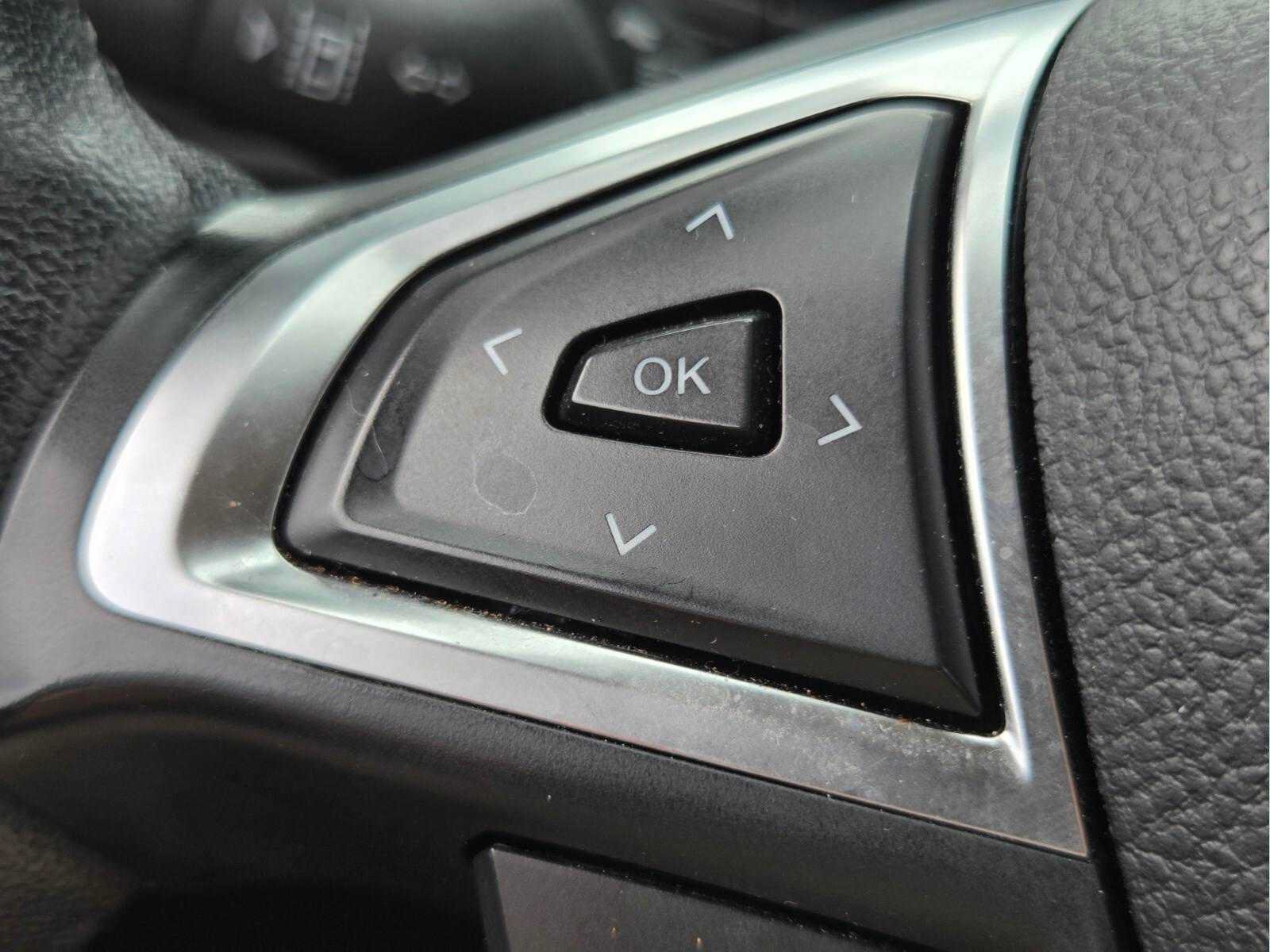 Used 2023 Ford Edge SEL AWD/4WD image 31