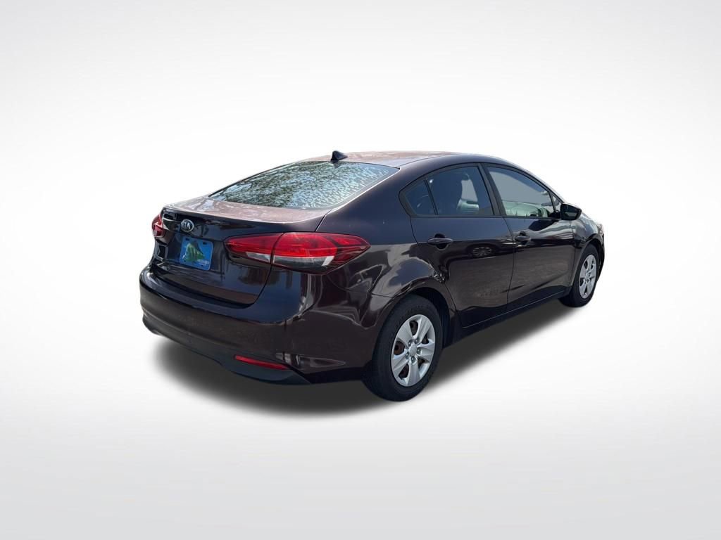 Used 2017 Kia Forte LX w/ LX Popular Package image 5