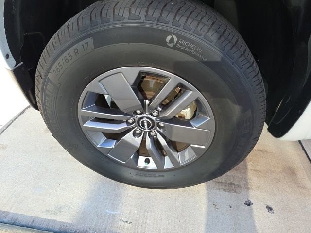 Used 2025 Nissan Frontier SV RWD image 10