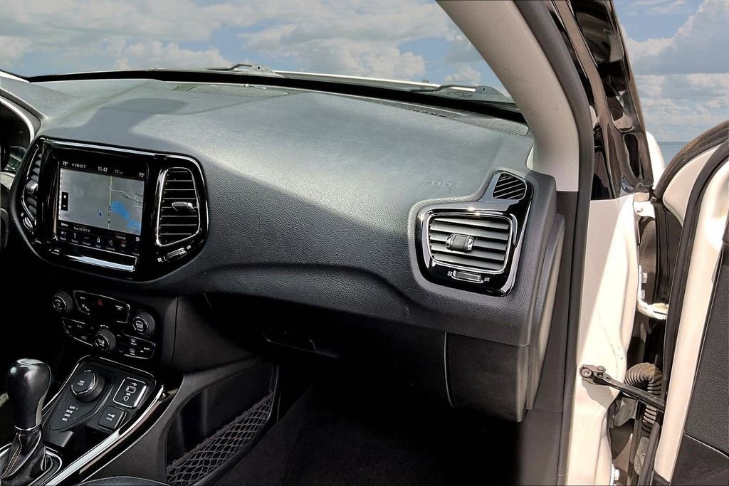 Used 2018 Jeep Compass Limited w/ Navigation Group AWD/4WD image 28
