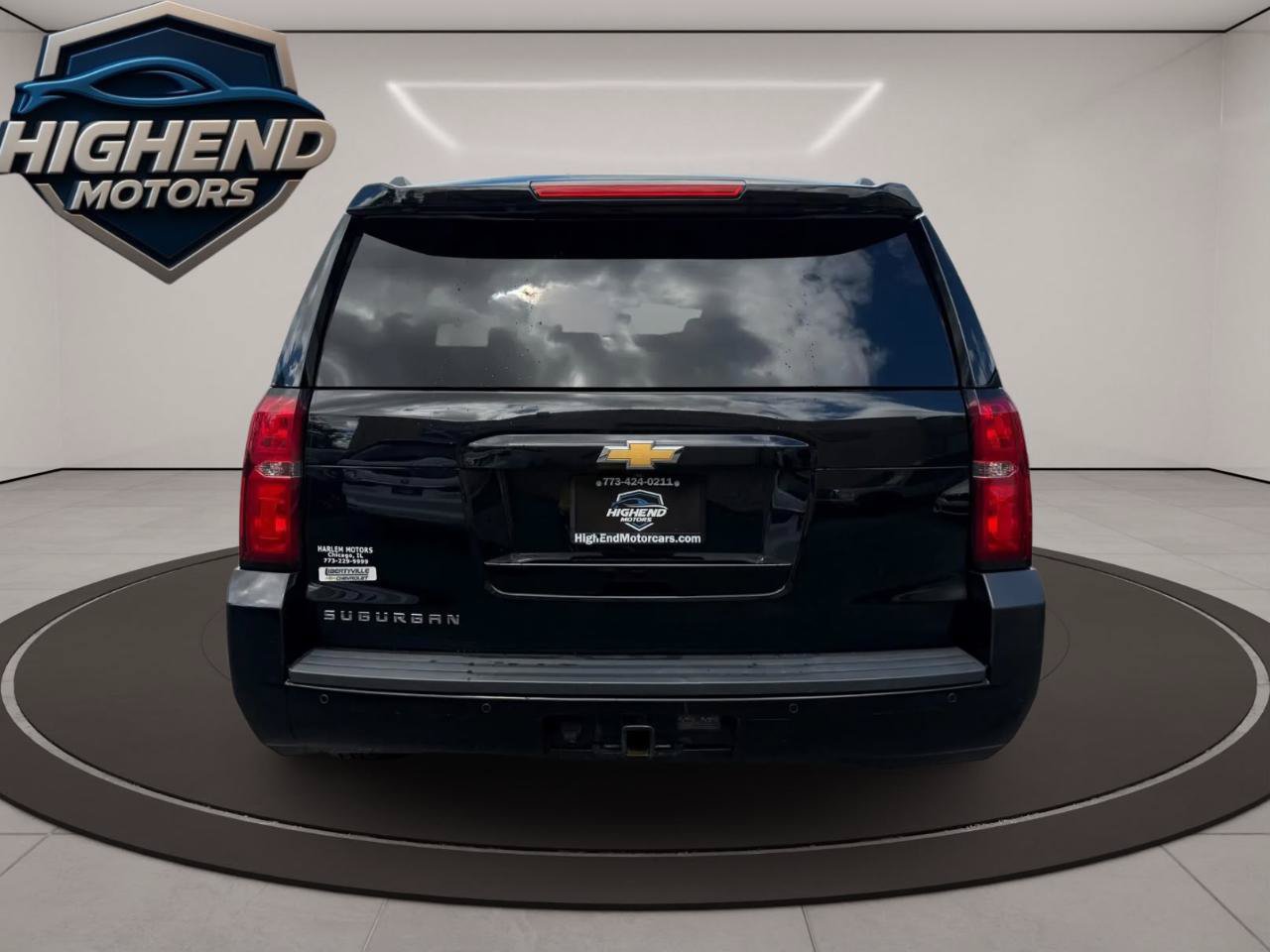 Used 2016 Chevrolet Suburban LS RWD image 5