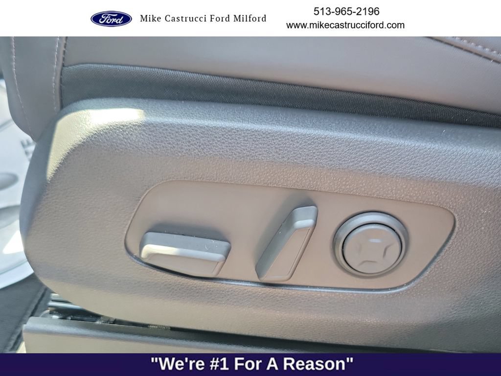 Used 2026 Kia Carnival SX w/ SX Dark Edition Package FWD image 23