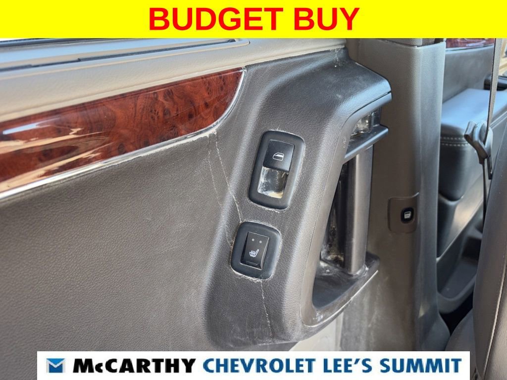 Used 2012 Chrysler Town & Country Limited w/ Luxury Group image 40