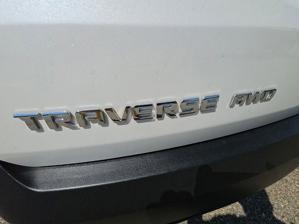 Used 2023 Chevrolet Traverse LT AWD/4WD image 38