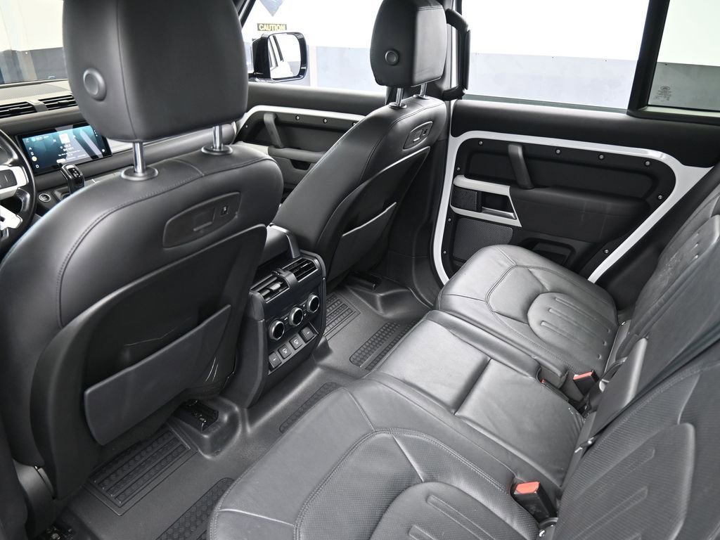 Used 2022 Land Rover Defender 110 S image 34
