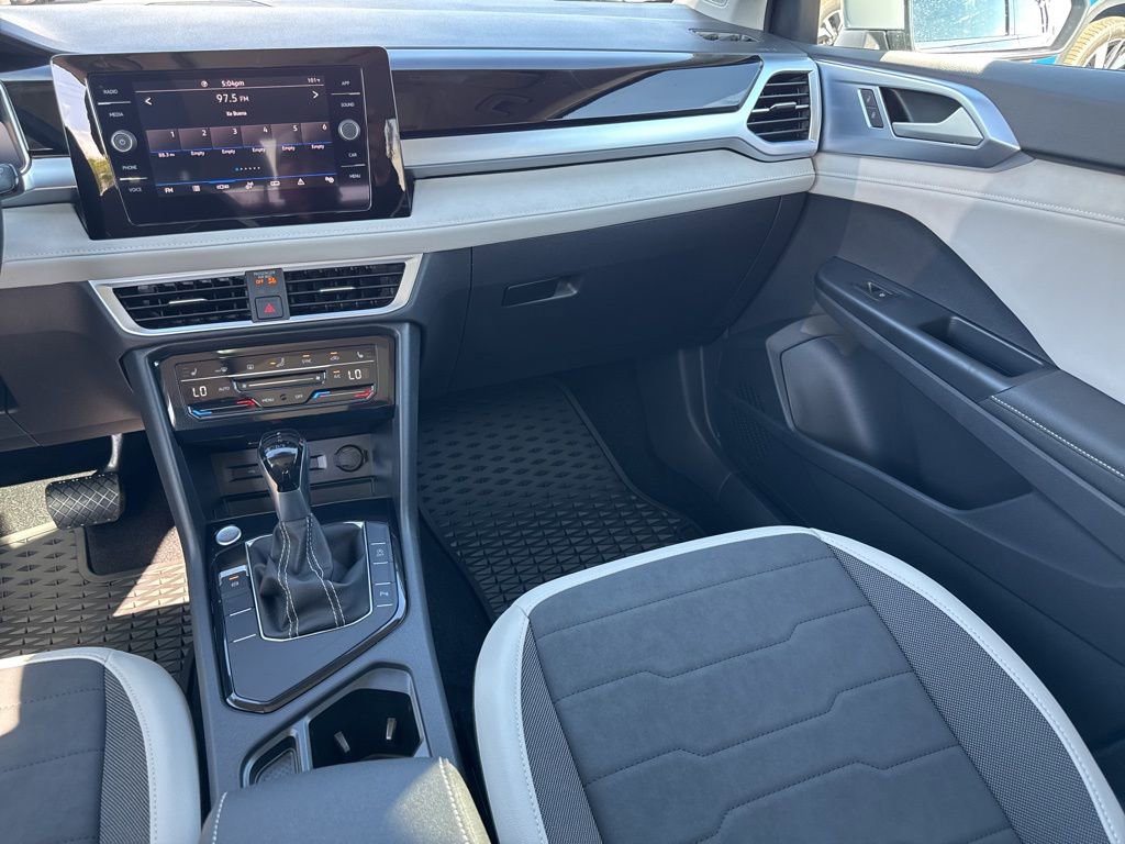 New 2025 Volkswagen Taos SE image 13