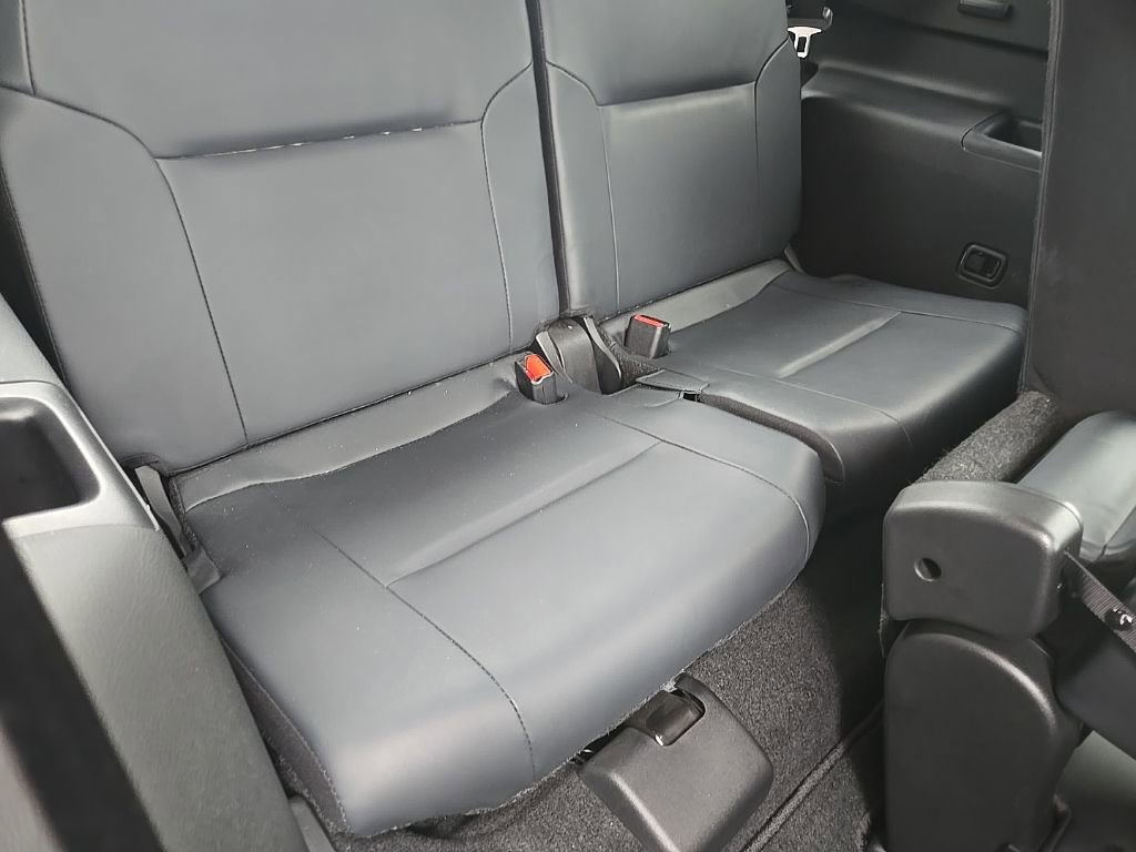 Used 2025 Mitsubishi Outlander SE image 83