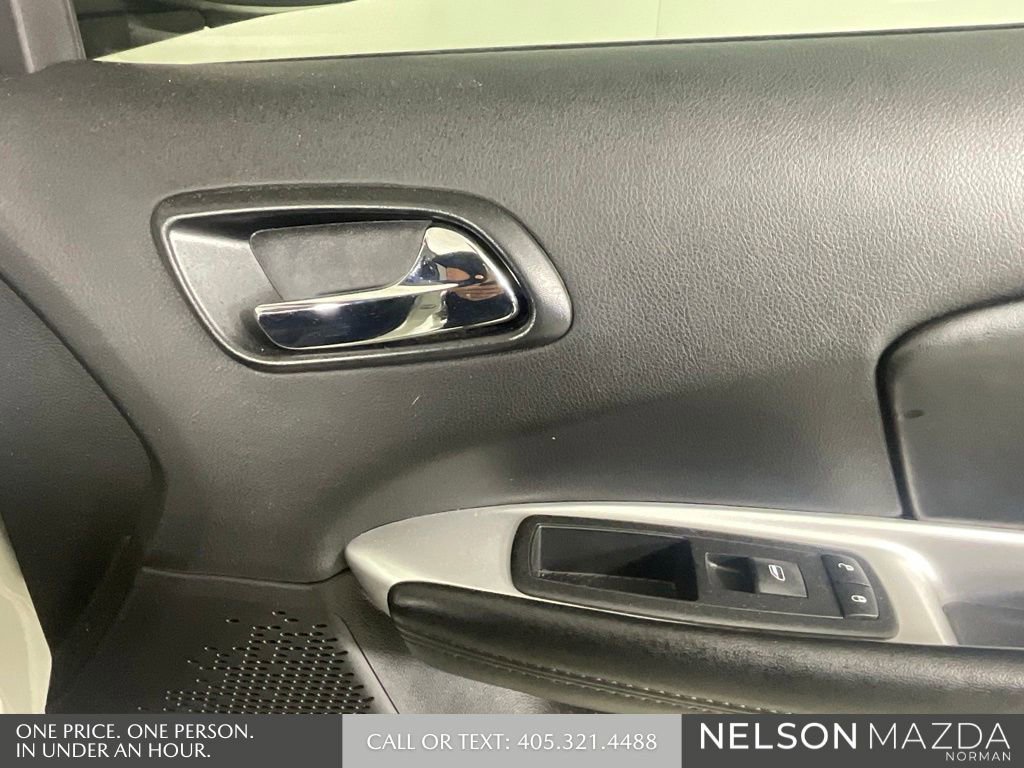 Used 2018 Dodge Journey SXT FWD image 21
