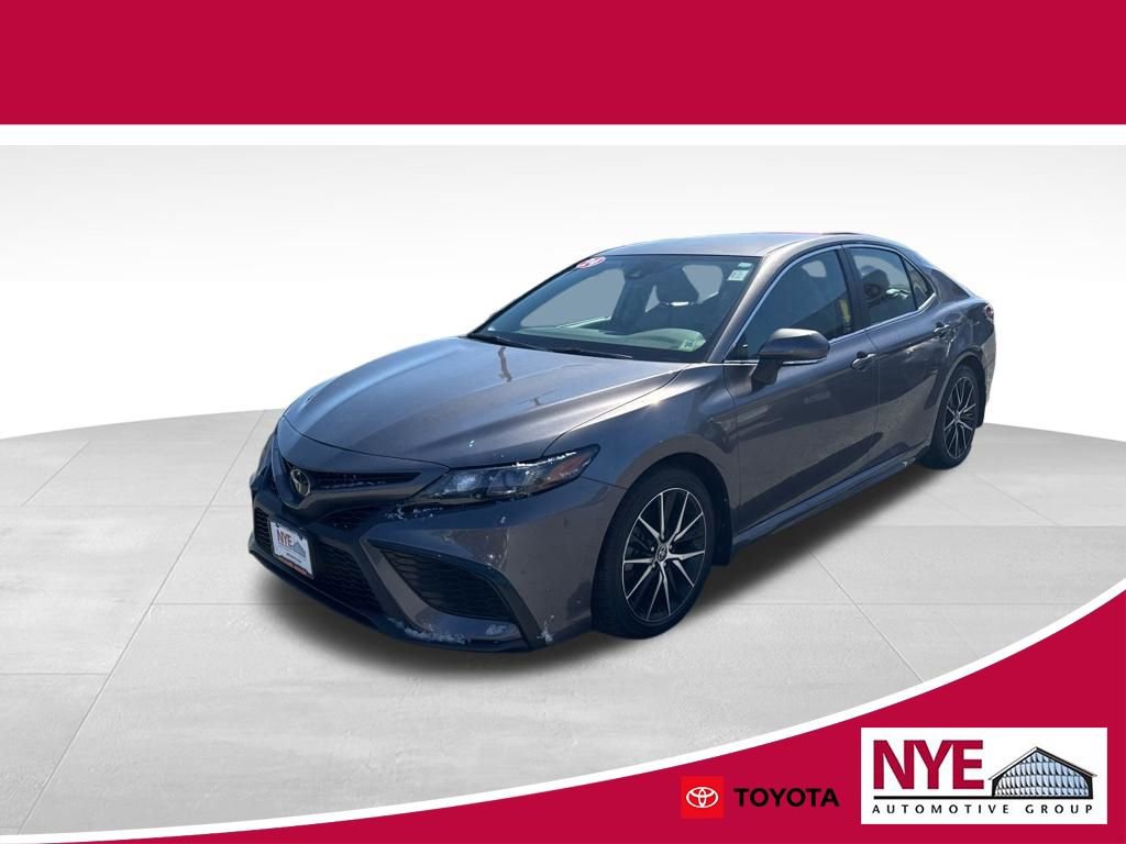Used 2024 Toyota Camry SE AWD/4WD image 1