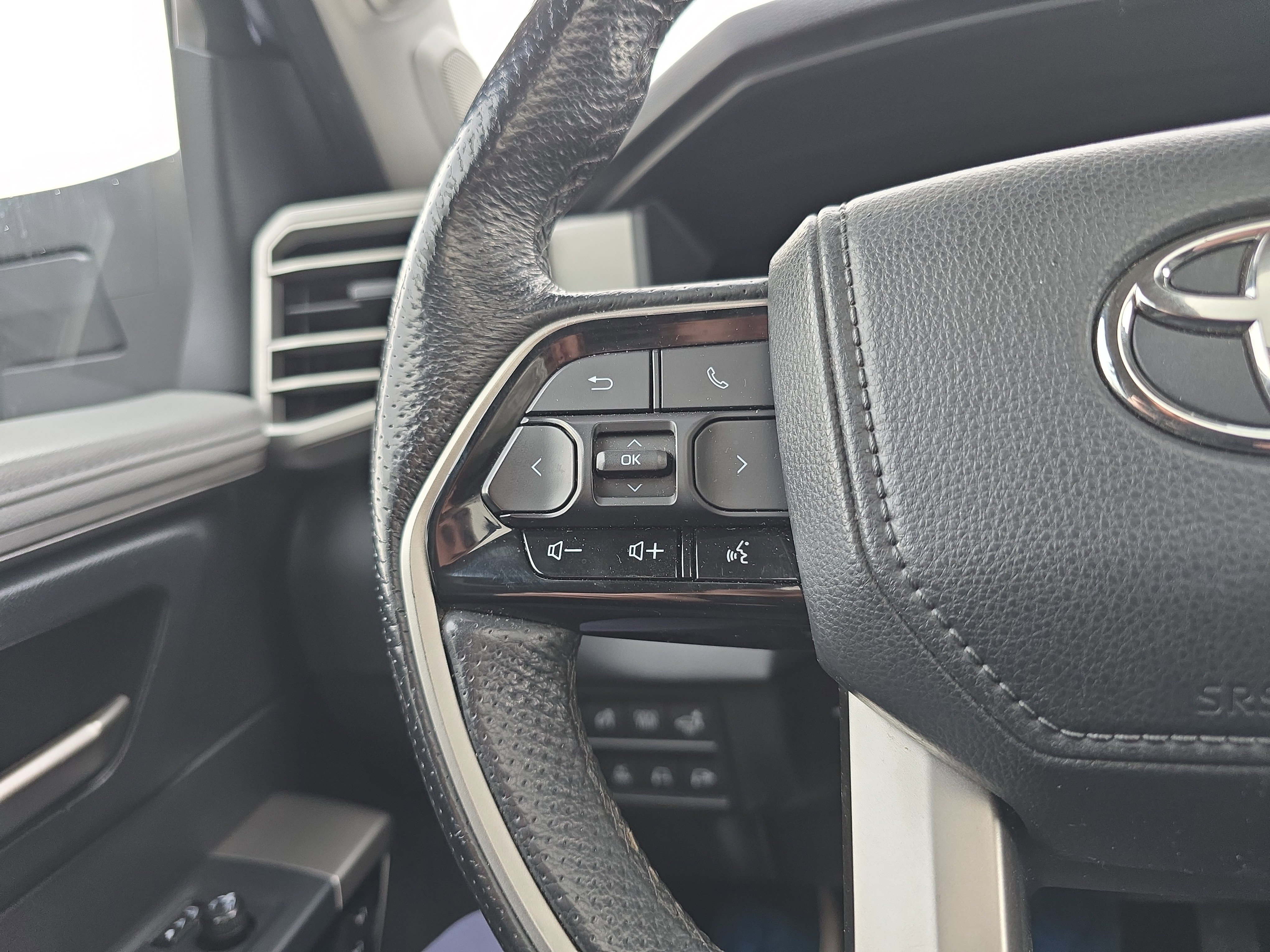 Used 2022 Toyota Tundra Limited image 21