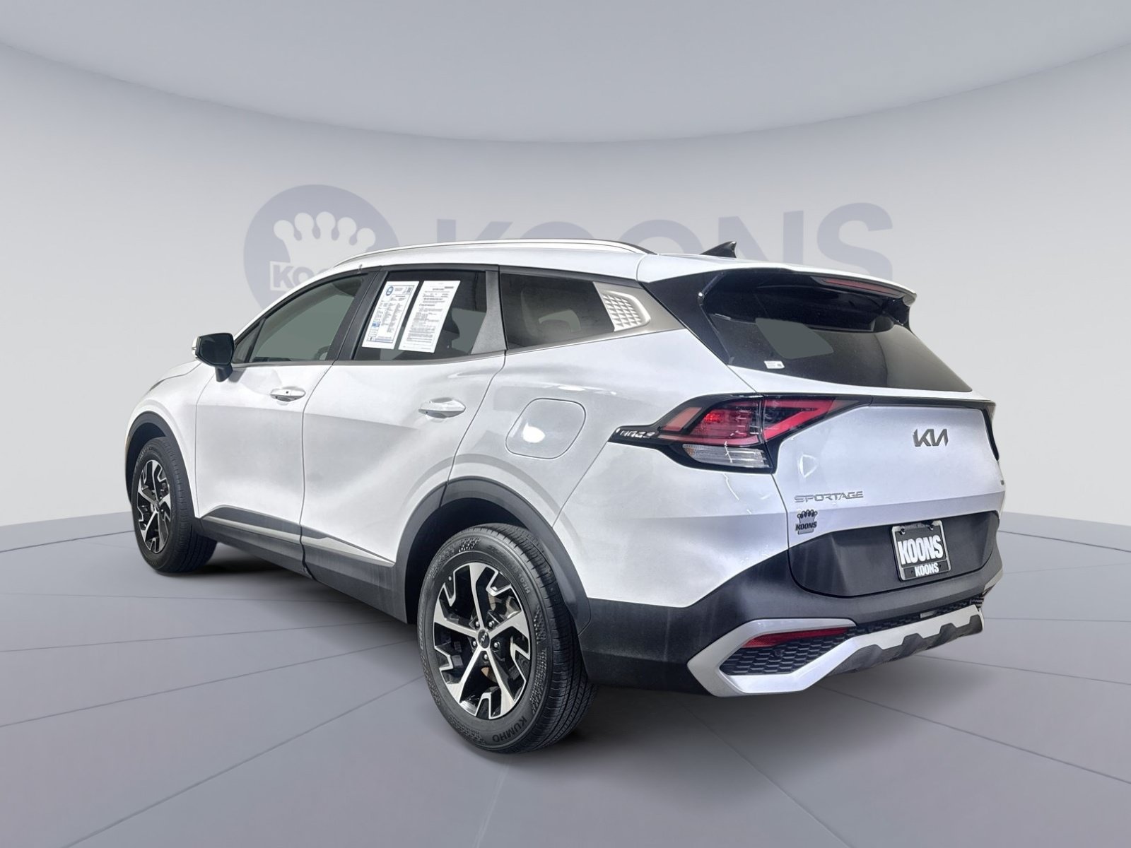 Used 2023 Kia Sportage EX AWD/4WD image 4