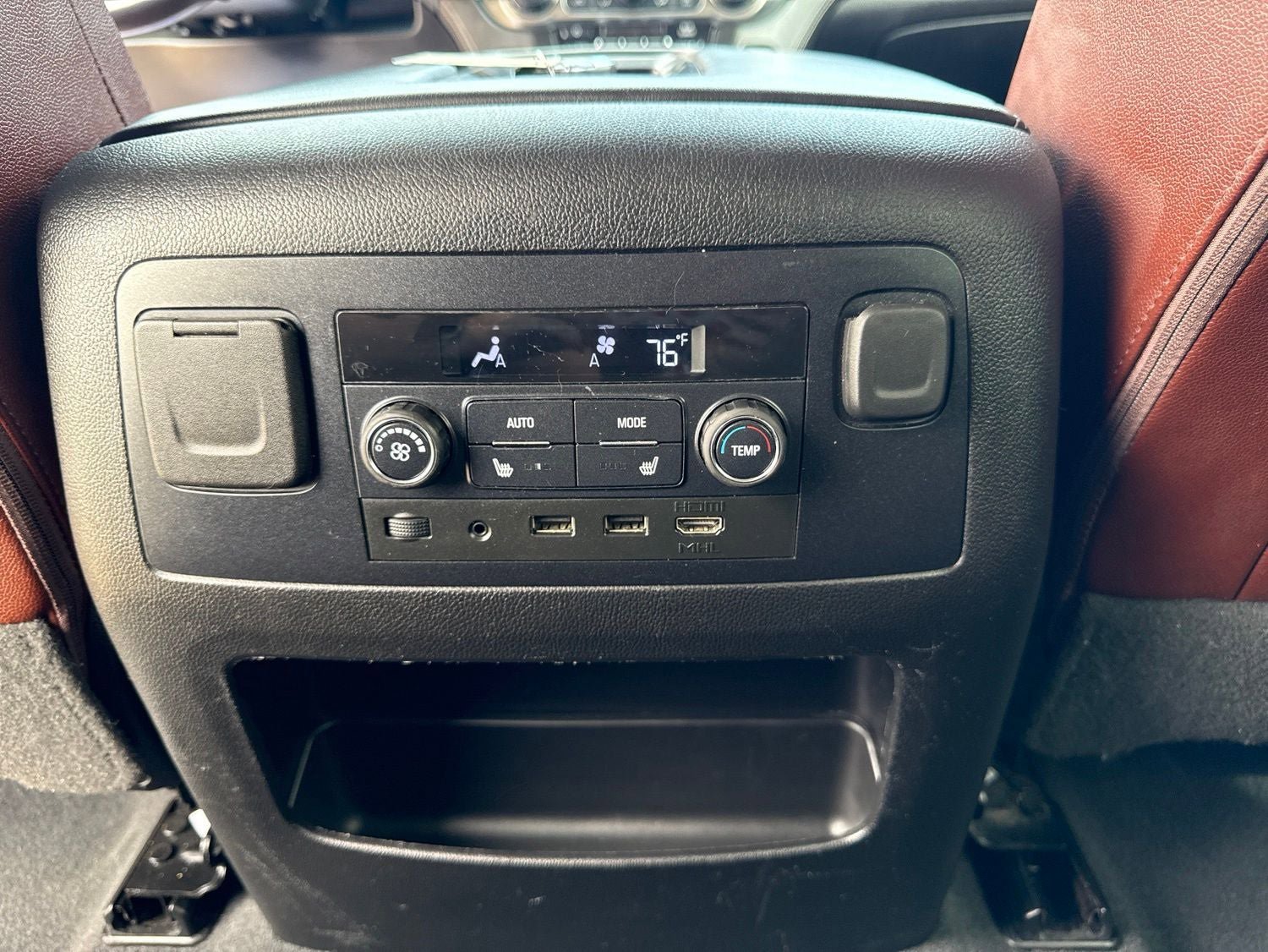 Used 2019 Chevrolet Suburban Premier w/ Premier Plus Edition AWD/4WD image 32