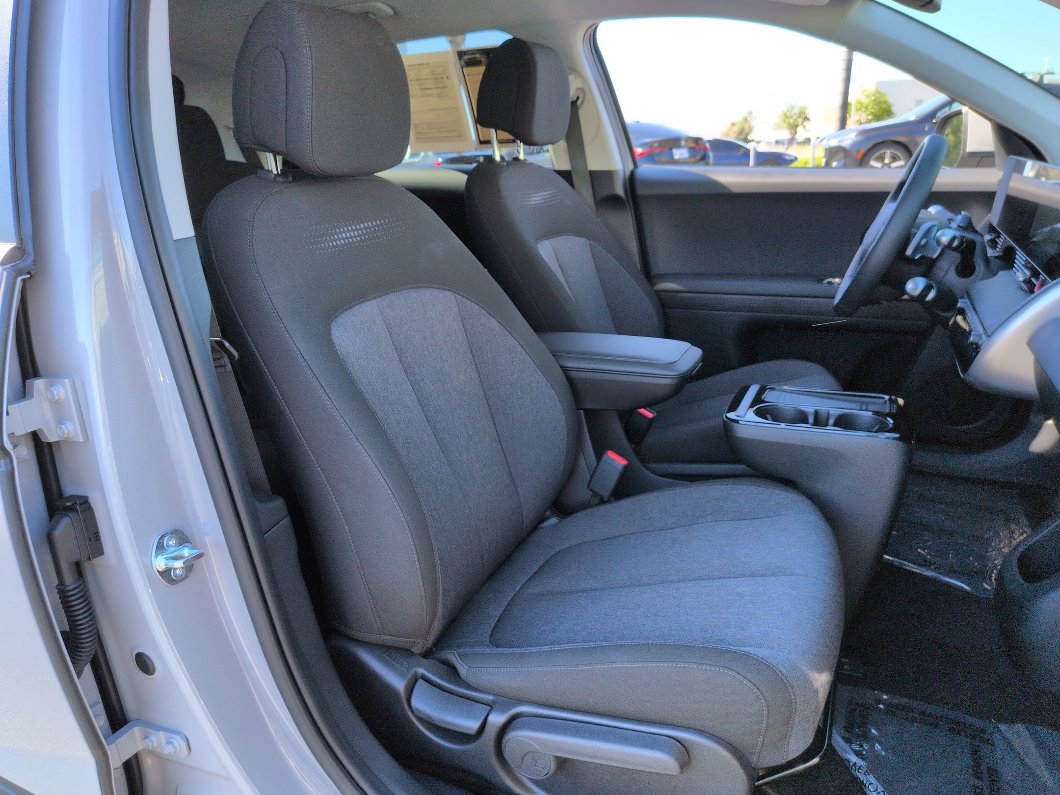 Used 2025 Hyundai Ioniq 5 SE RWD image 31