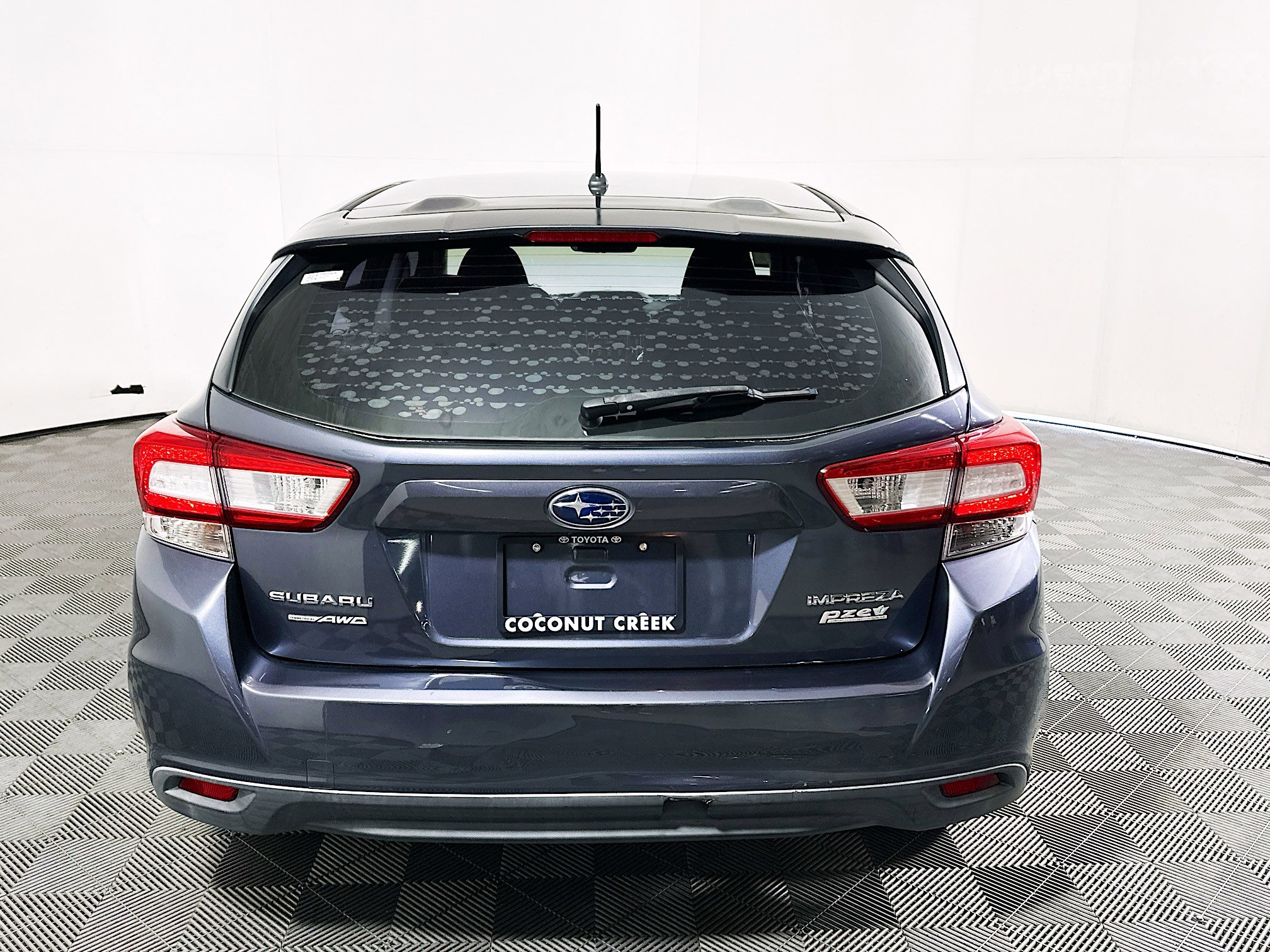 Used 2017 Subaru Impreza 2.0i AWD/4WD image 4