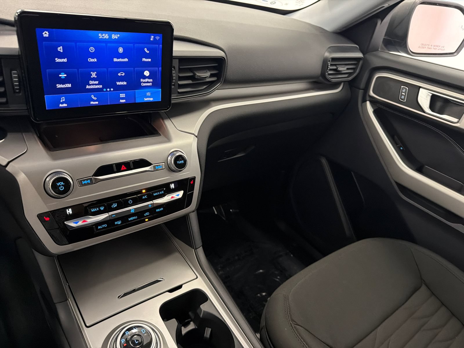 Used 2021 Ford Explorer XLT AWD/4WD image 23
