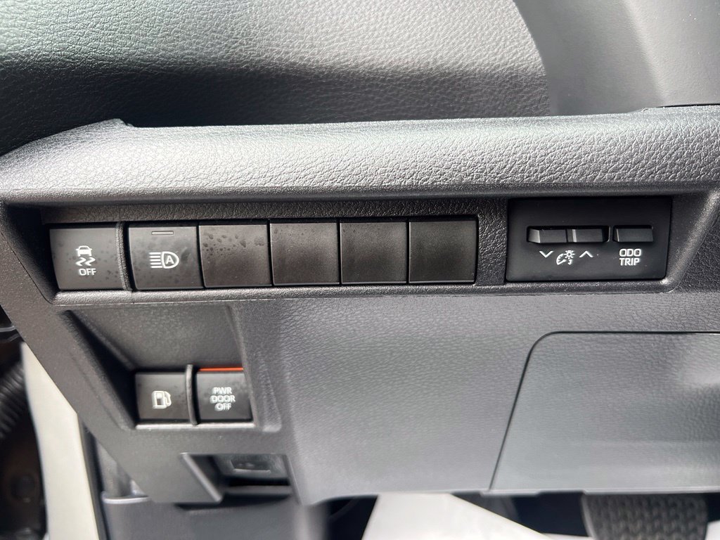 Certified 2025 Toyota Sienna XSE AWD/4WD image 40