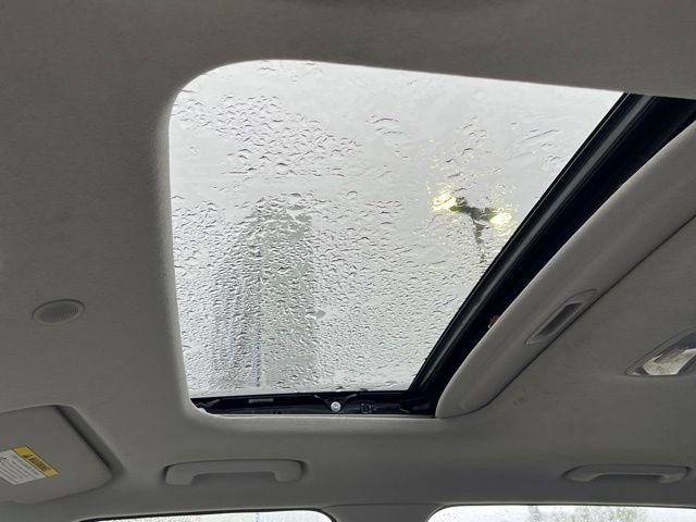 Used 2023 Hyundai Venue SEL w/ Cargo Package image 18