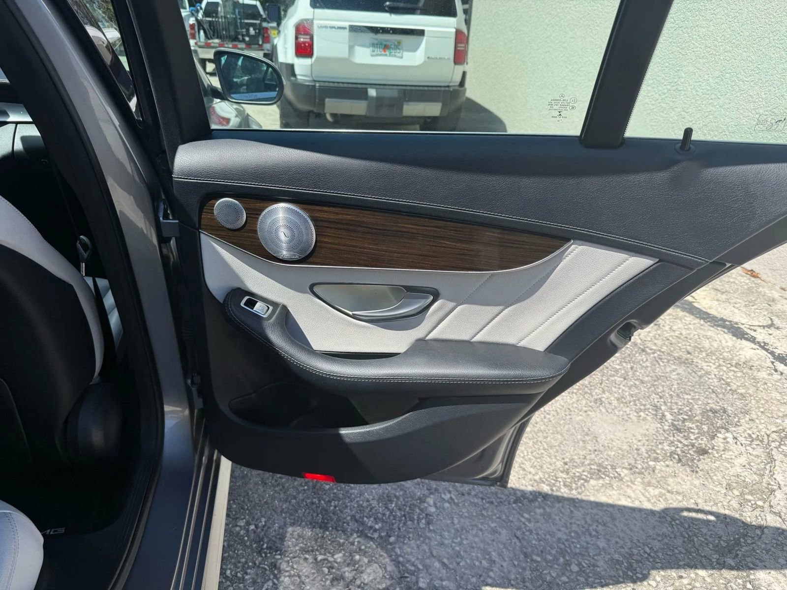 Used 2015 Mercedes-Benz C 400 4MATIC image 17