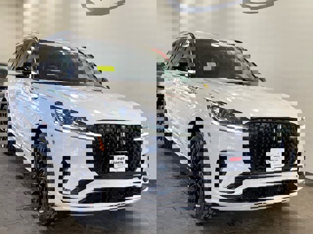 New 2026 Lincoln Aviator Reserve w/ Jet Appearance Package image 2