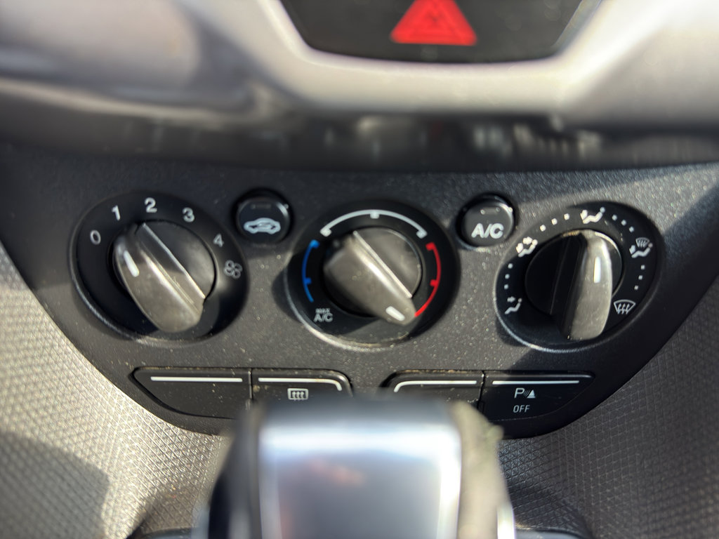 Used 2014 Ford Transit Connect XLT image 14