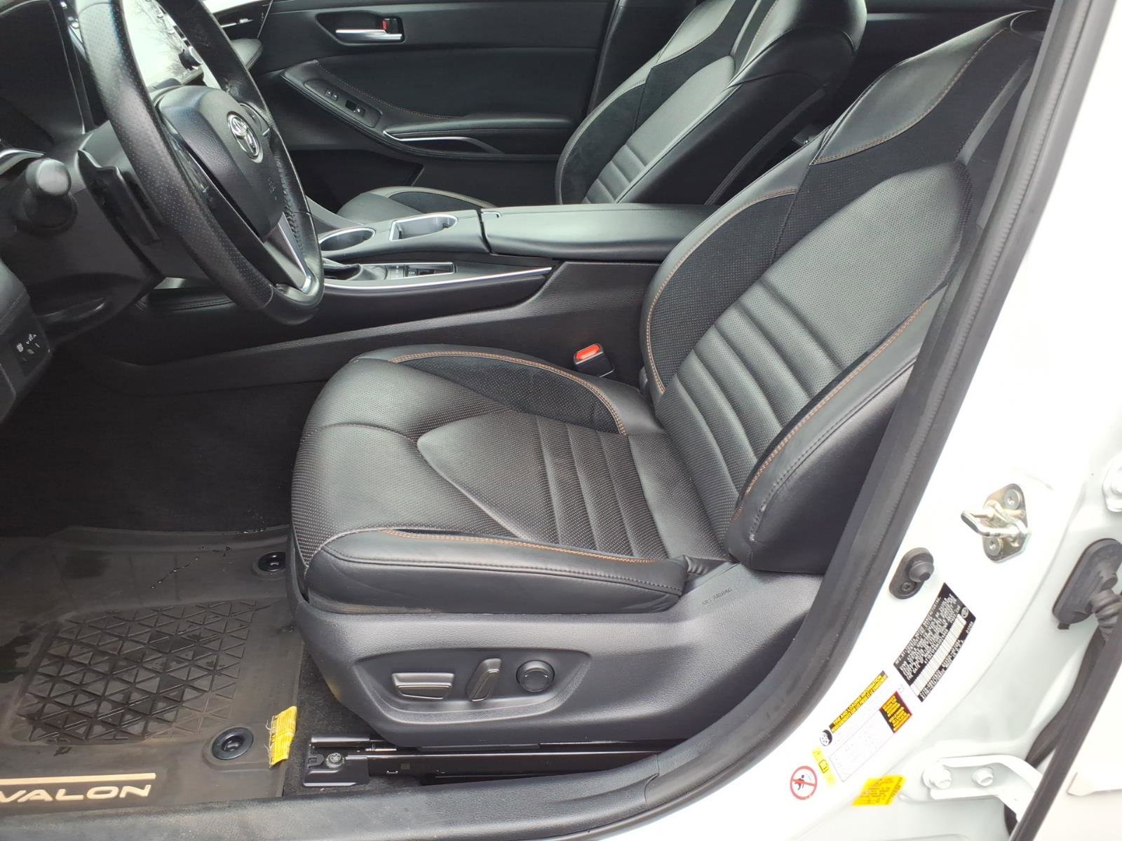 Used 2019 Toyota Avalon XSE w/ All Weather Liner Package image 13