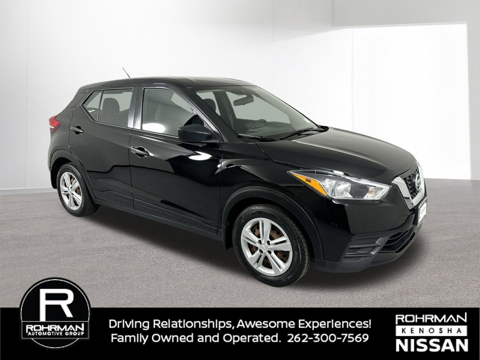 Used 2020 Nissan Kicks S image 3