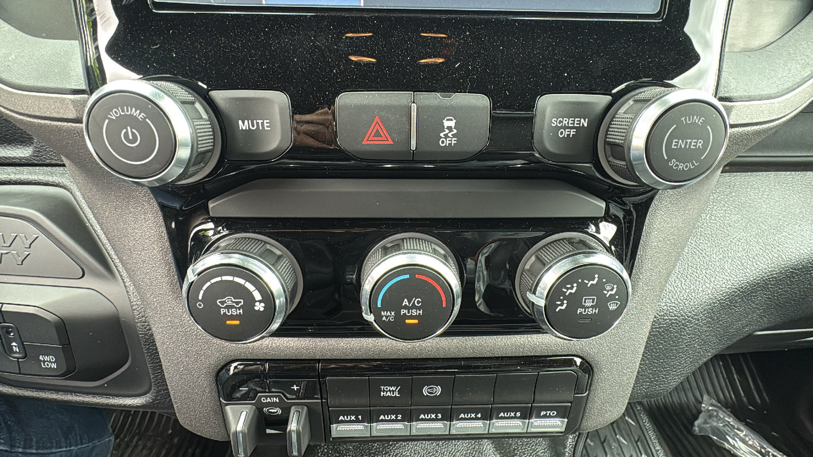 New 2026 RAM 5500 Tradesman w/ Chrome Appearance Group AWD/4WD image 19