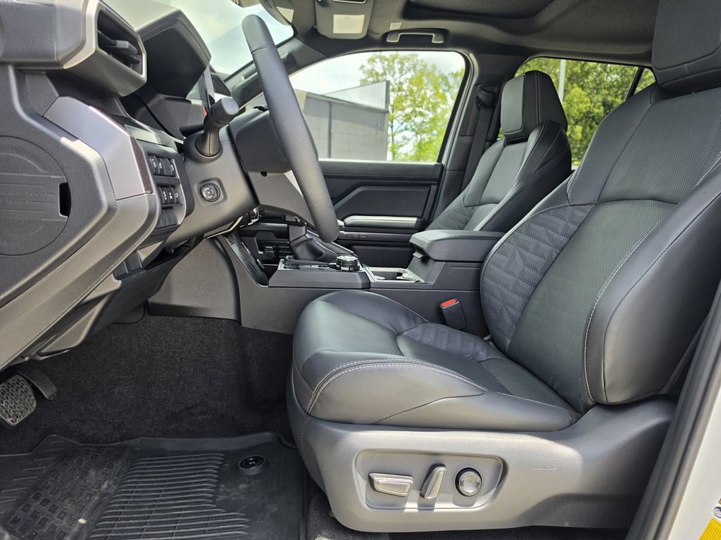 Used 2025 Toyota 4Runner TRD Off-Road Premium AWD/4WD image 13