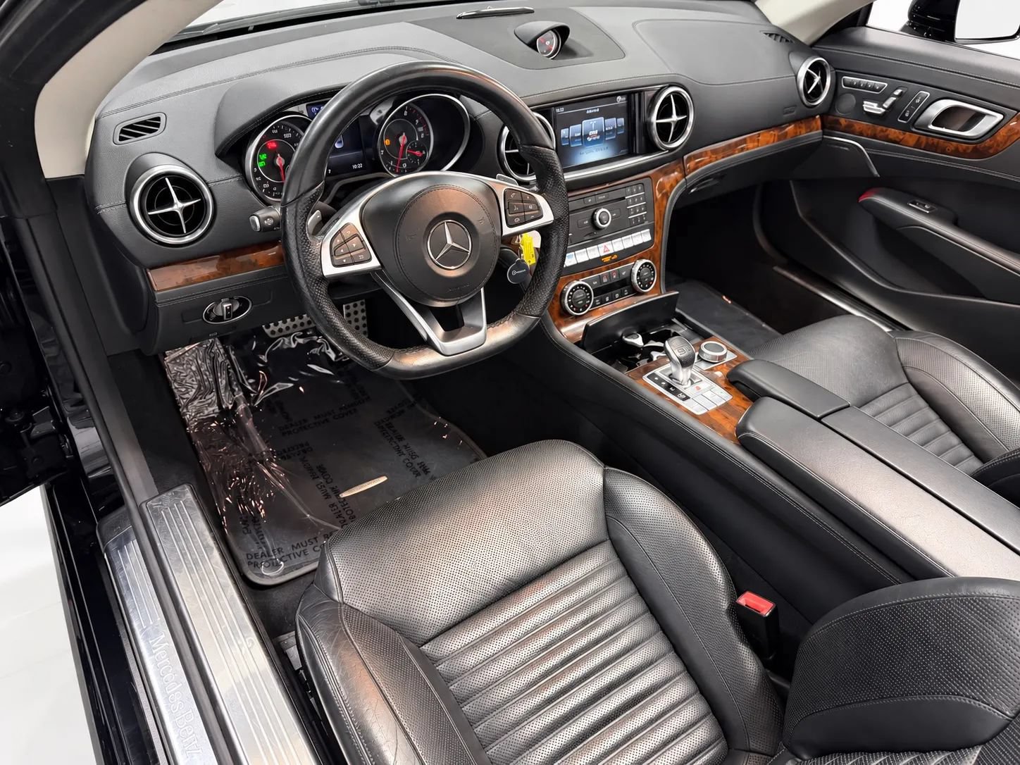 Used 2018 Mercedes-Benz SL 550 image 10