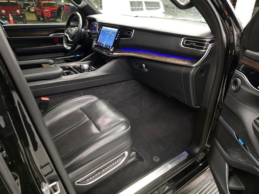 Certified 2022 Jeep Grand Wagoneer Series II w/ Convenience Group III image 42