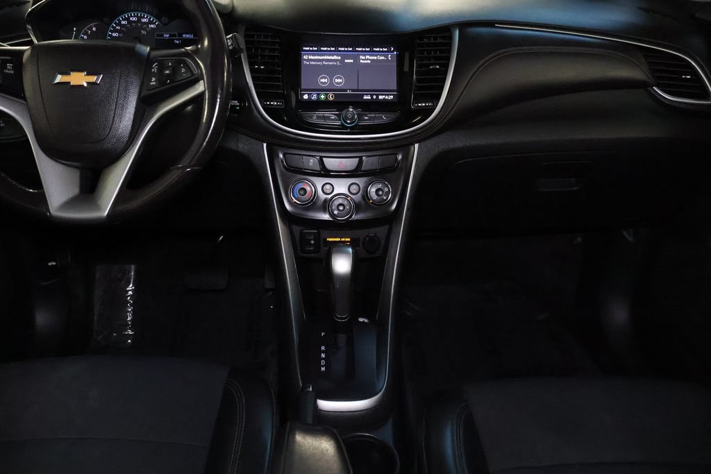 Used 2022 Chevrolet Trax LT w/ Driver Confidence Package AWD/4WD image 16