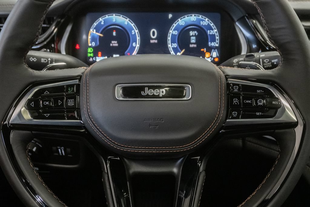 New 2026 Jeep Grand Cherokee Summit w/ Obsidian Package AWD/4WD image 19