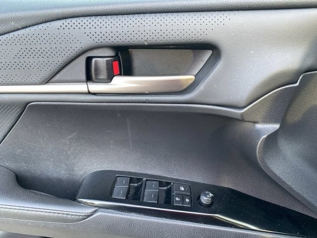 Used 2025 Toyota Camry XSE FWD image 18