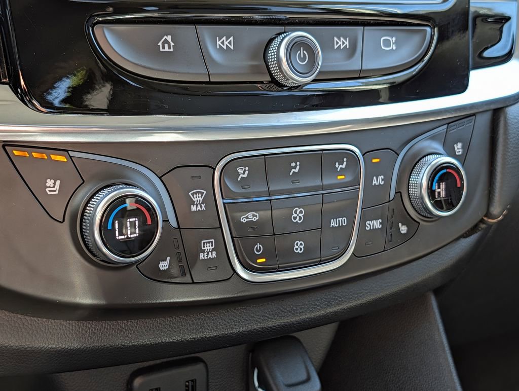 Used 2018 Chevrolet Traverse Premier w/ Redline Edition AWD/4WD image 43