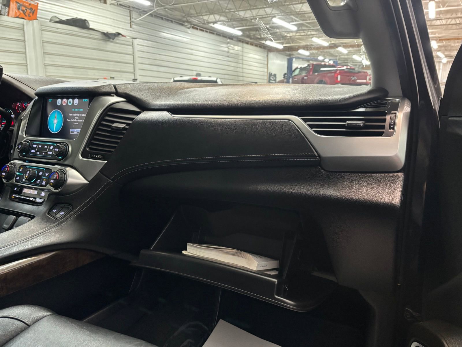 Used 2018 Chevrolet Tahoe LT w/ Luxury Package AWD/4WD image 34