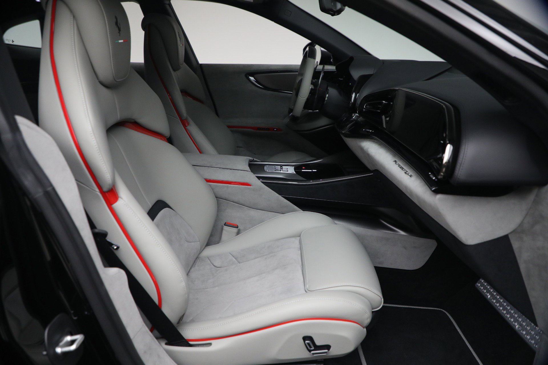 Certified 2025 Ferrari Purosangue AWD/4WD image 19