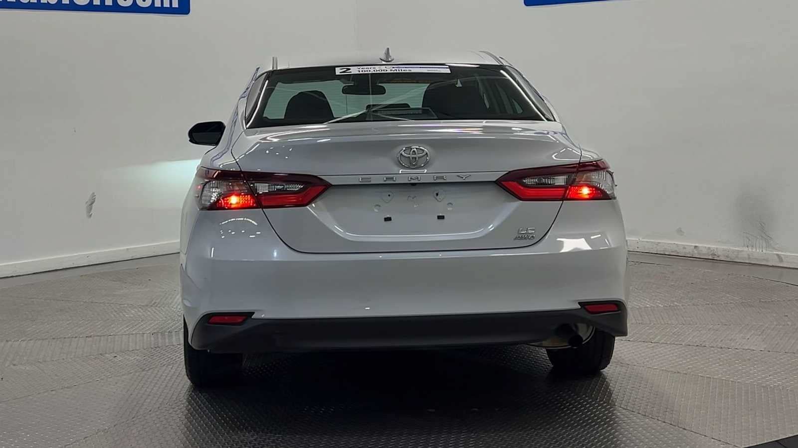 Used 2022 Toyota Camry LE w/ Carpet Mat Package (TMS) AWD/4WD image 7