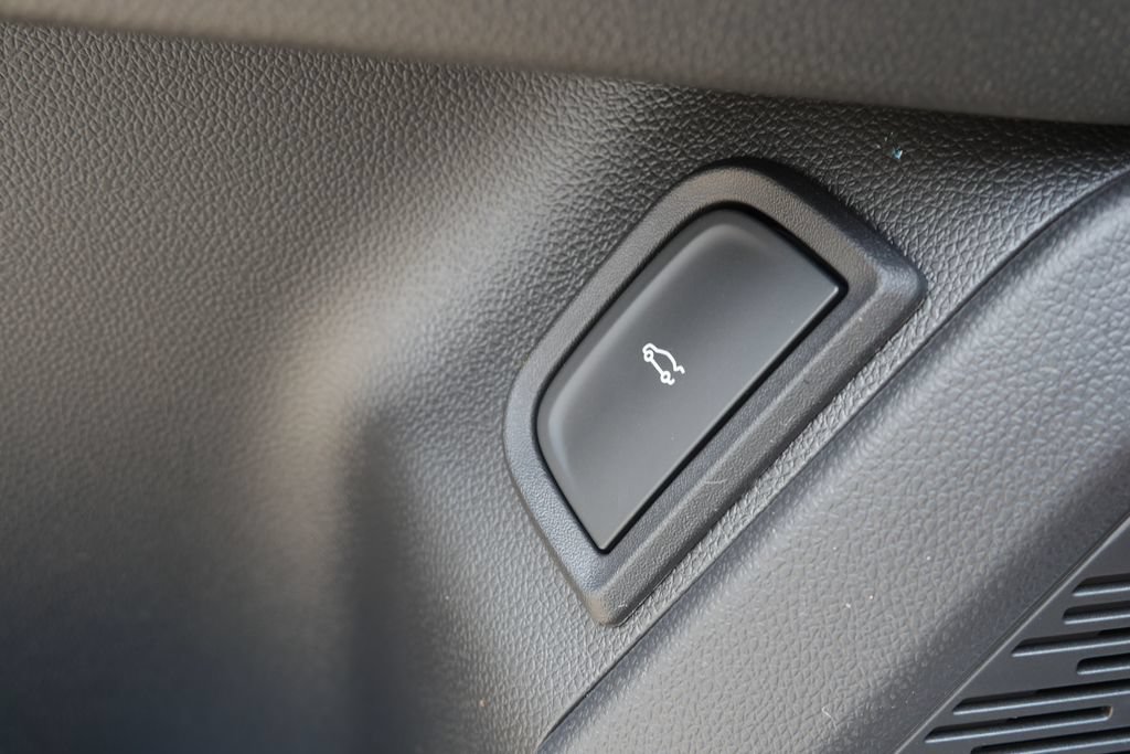 New 2027 Chevrolet Equinox ACTIV w/ Safety and Technology Package AWD/4WD image 37