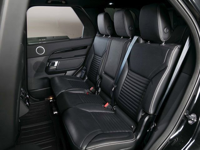 Used 2025 Land Rover Discovery S image 5