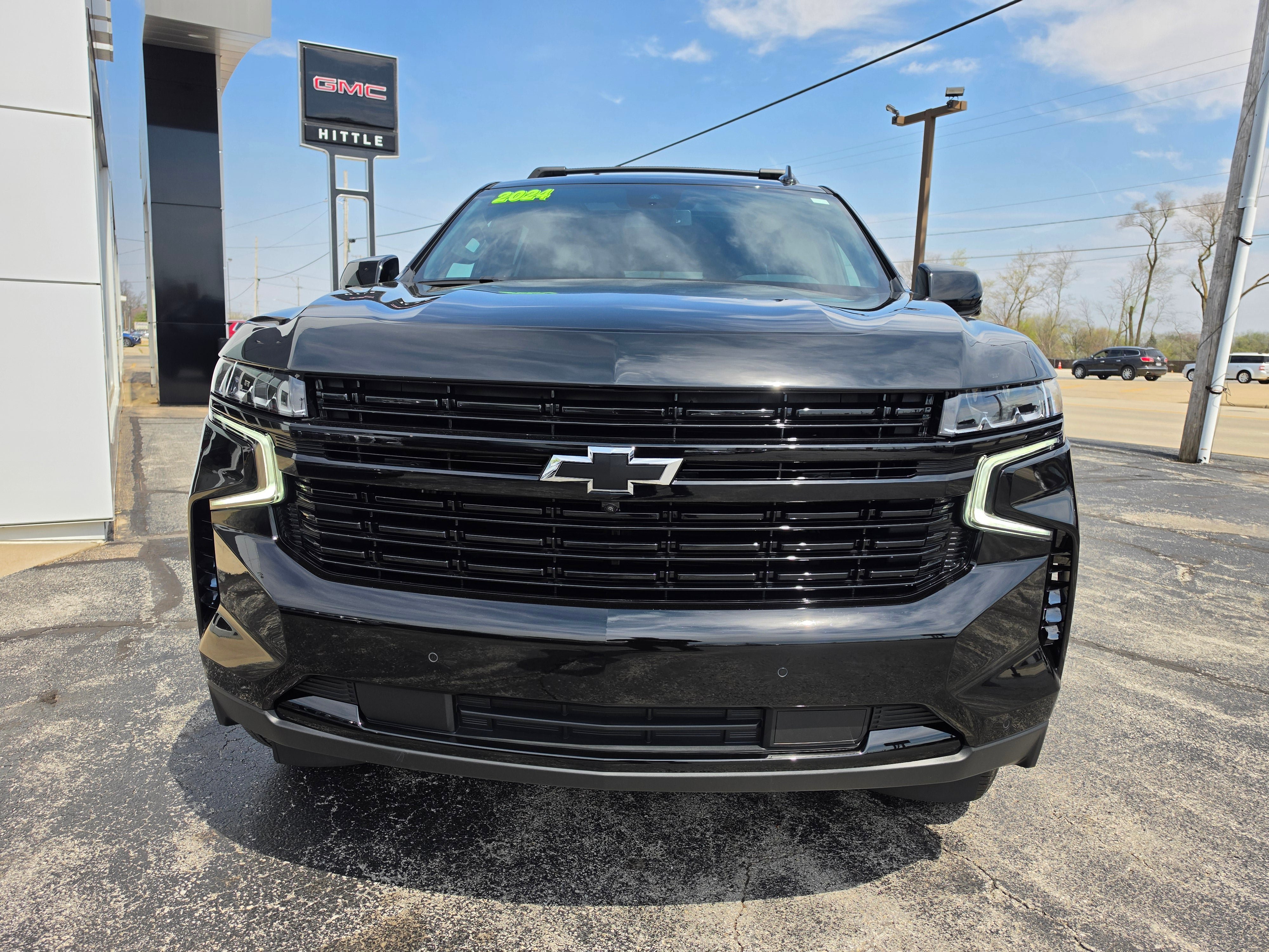 Used 2024 Chevrolet Tahoe RST w/ Luxury Package AWD/4WD image 2