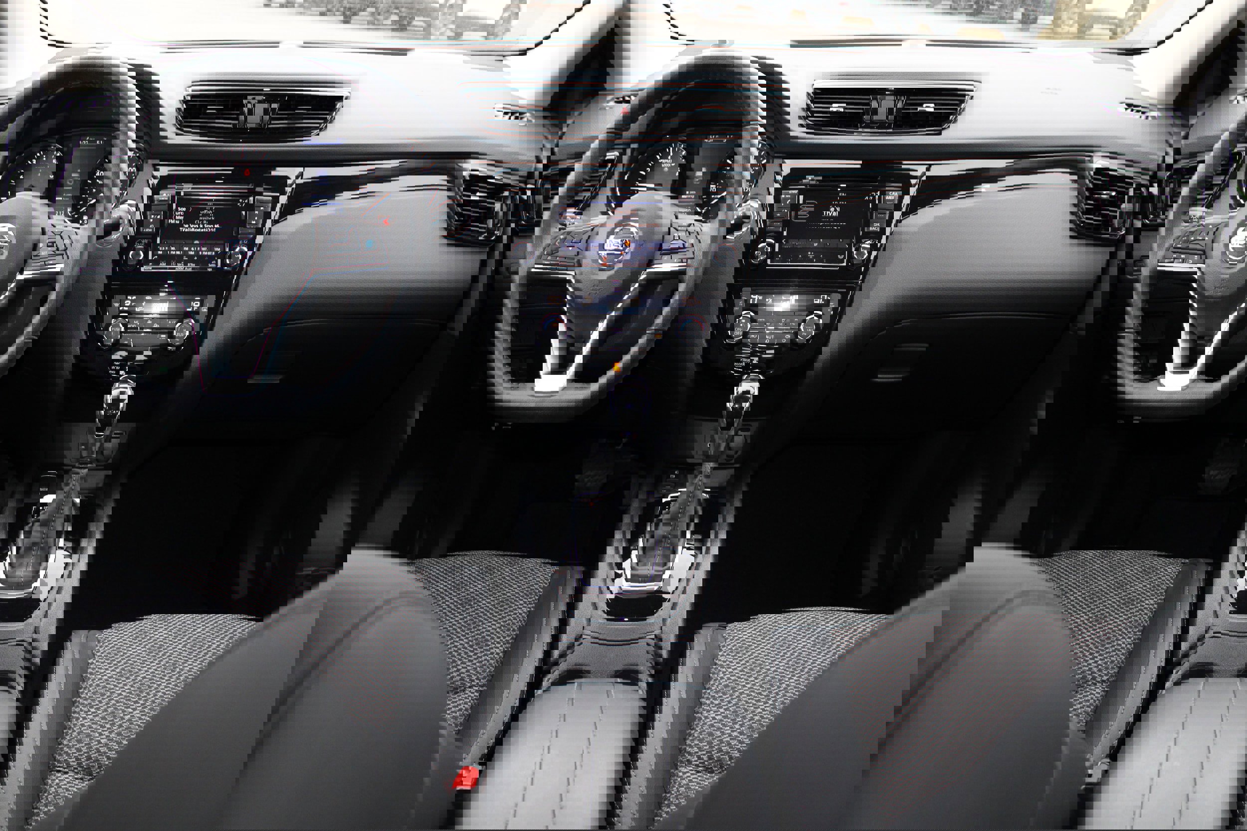 Used 2022 Nissan Rogue Sport SV w/ Technology Package image 7