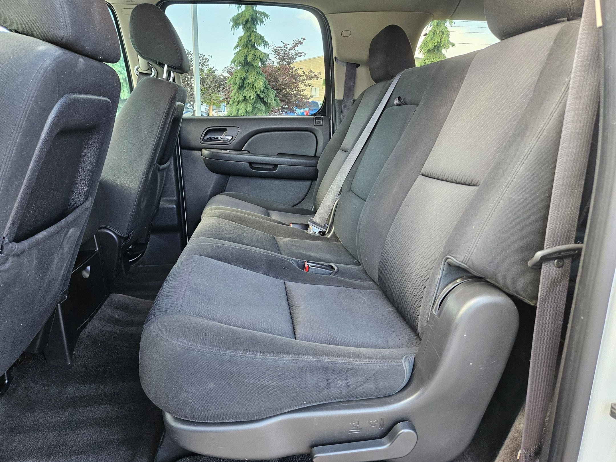 Used 2012 Chevrolet Suburban 4WD image 26