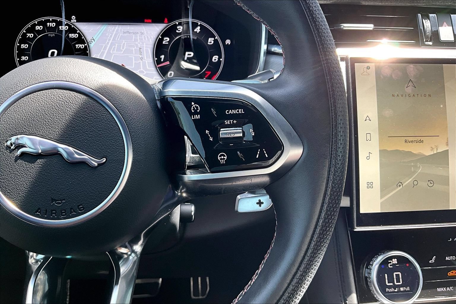 Certified 2022 Jaguar F-PACE SVR AWD/4WD image 19