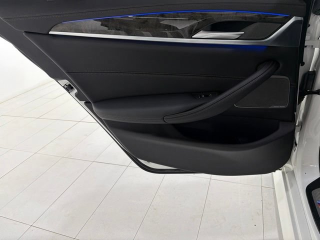 Used 2022 BMW M550i xDrive w/ Premium Package AWD/4WD image 15