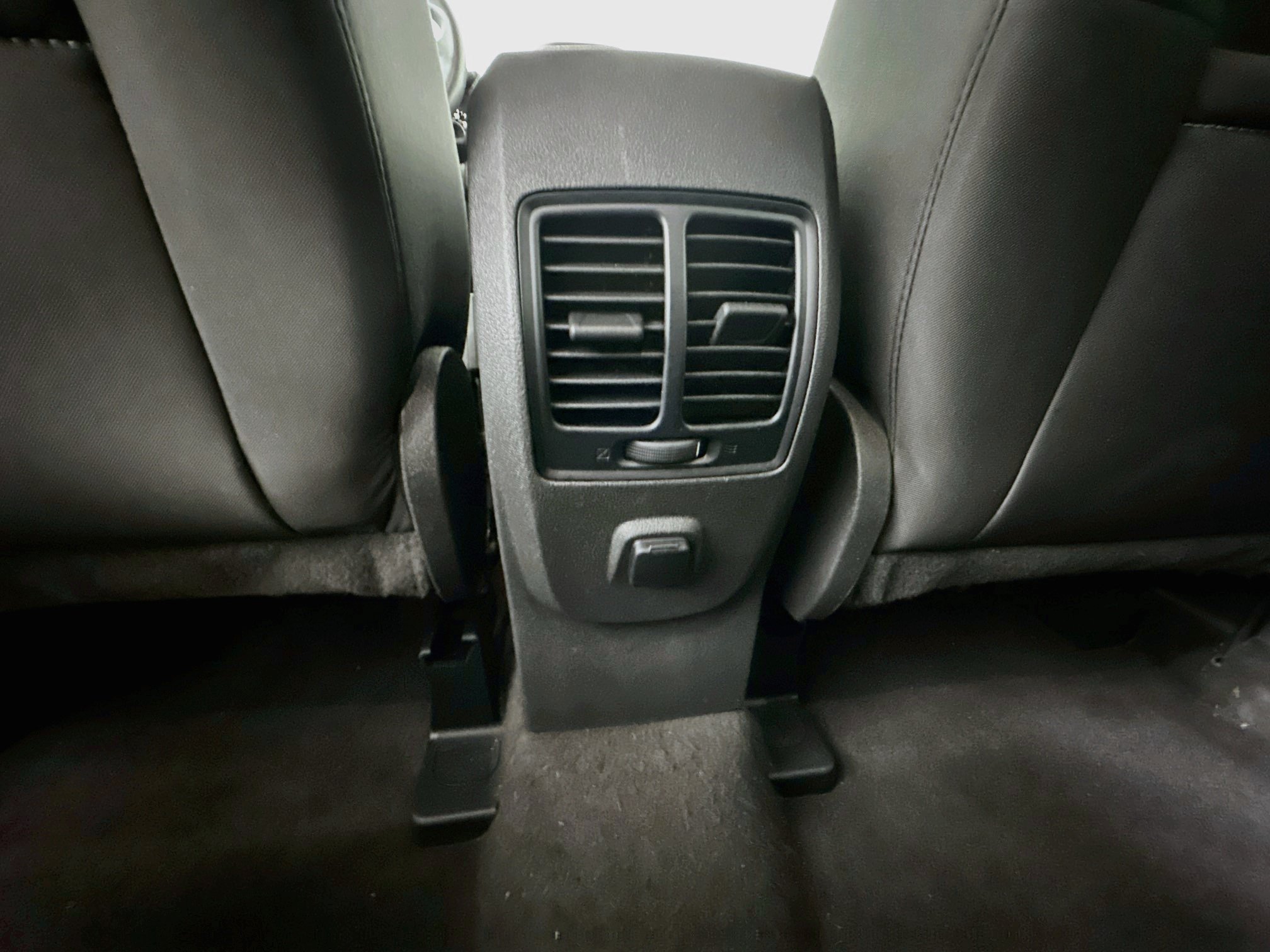 Used 2019 Ford Escape SE FWD image 25