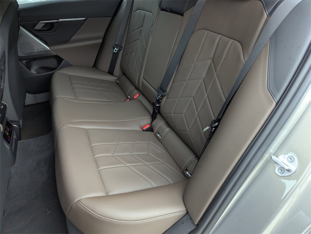 Used 2026 BMW i5 eDrive40 image 18