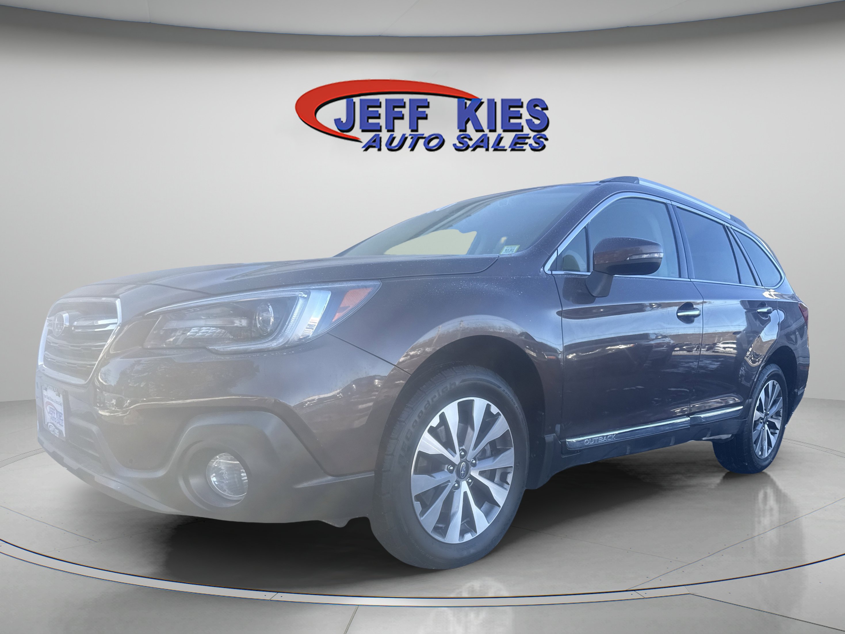 Used 2019 Subaru Outback 2.5i Touring AWD/4WD image 1
