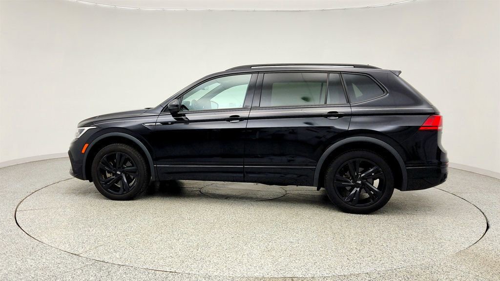 Used 2024 Volkswagen Tiguan SE R-Line AWD/4WD image 8