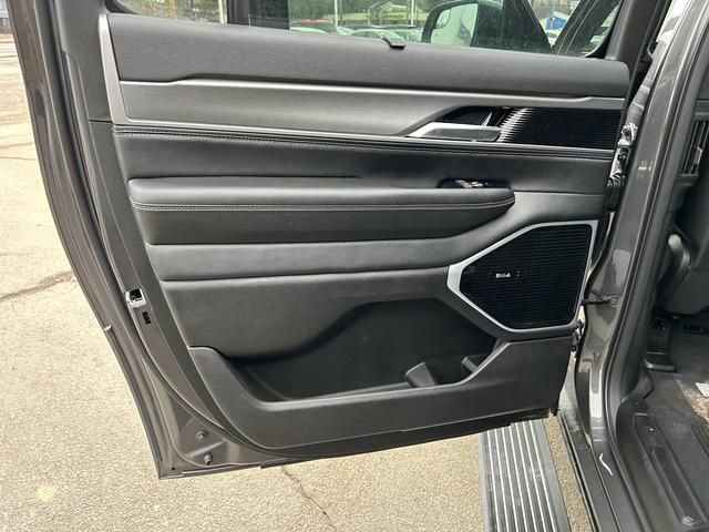 New 2026 Jeep Grand Wagoneer L Limited image 13